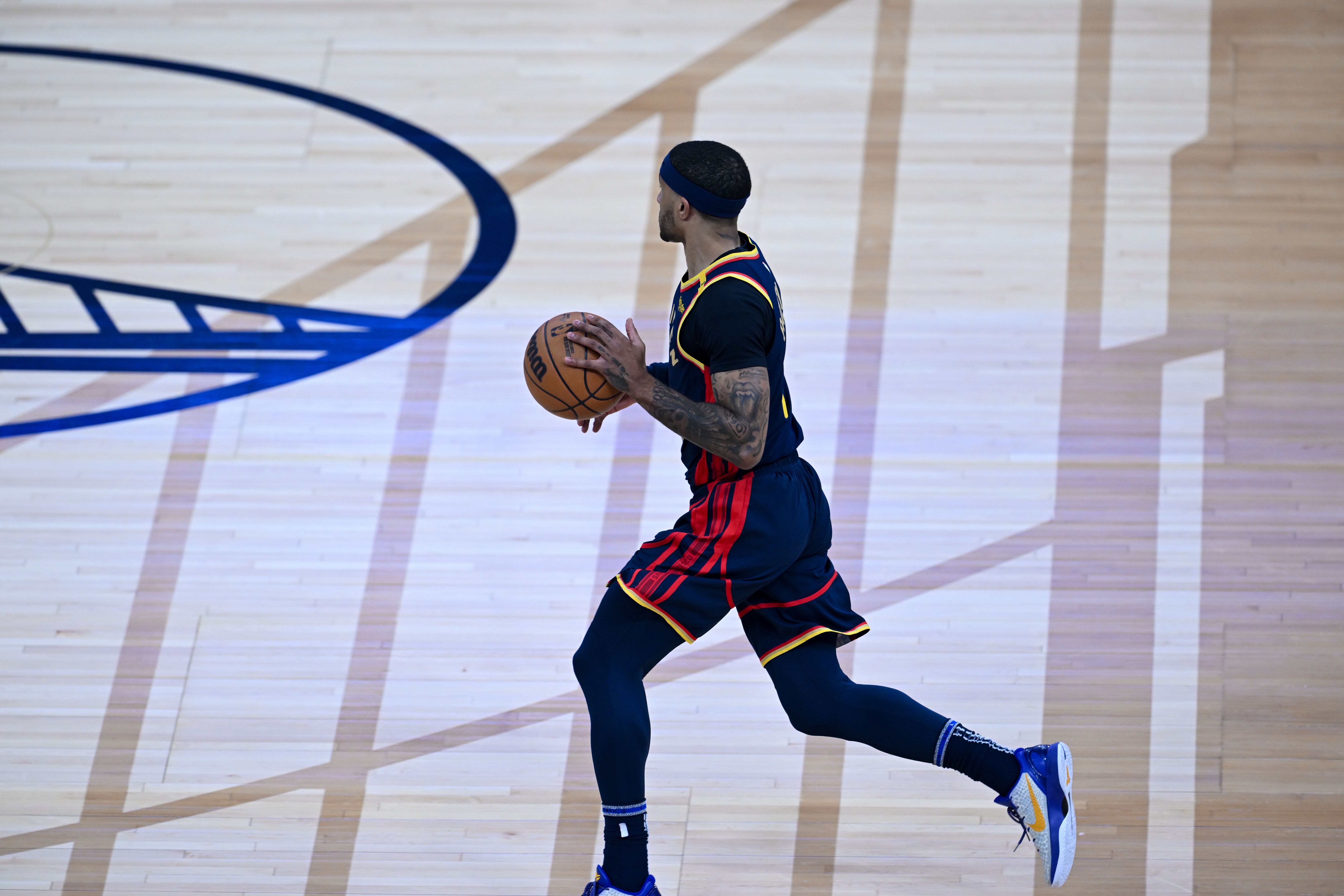 关于罗马宣布签下新后卫，加强球队防守实力的信息