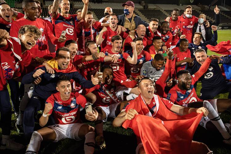 里尔主场战胜对手球迷沸腾的简单介绍