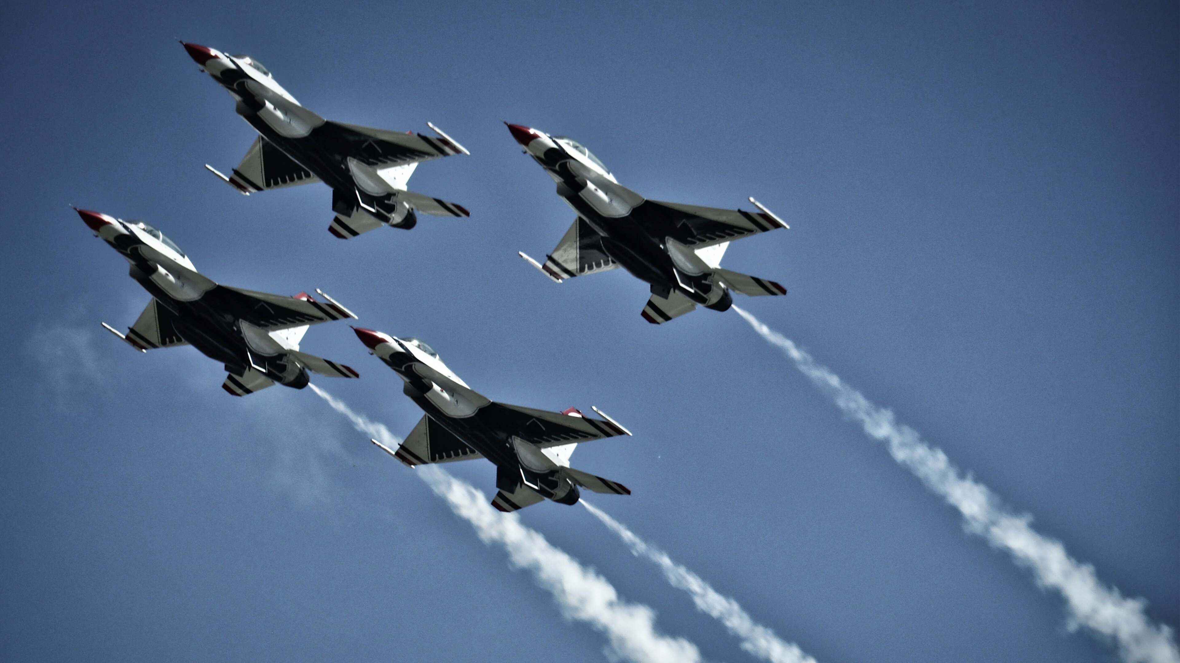 久保建英闪耀F1新赛季揭幕战之夜，足球天才的冠军级表现点燃跨界激情