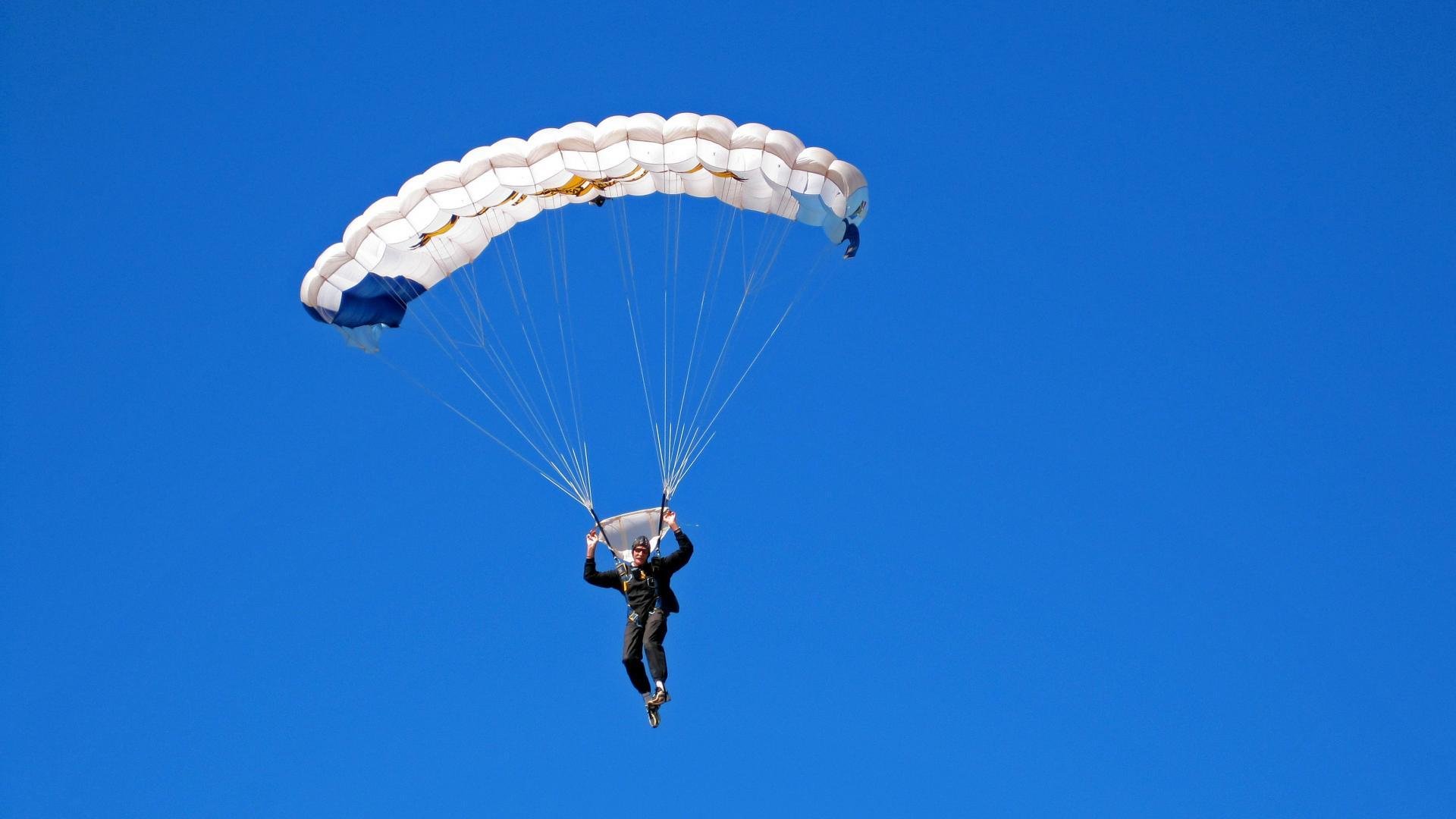北欧神话续写，芬兰险胜塞维利亚，阿尔瓦雷斯在欧冠决赛的冰与火接管